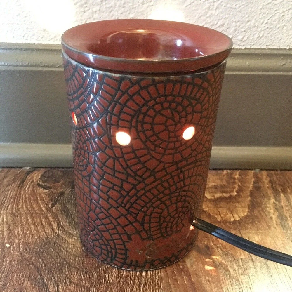 Scentsy Cobbled Leather Wax Warmer Rare Retired Red Black Brick Pattern 26979